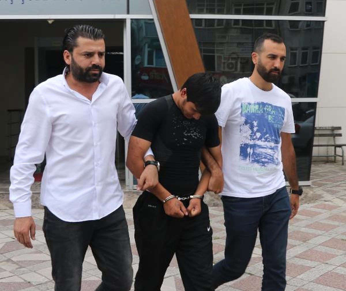30 Bin Liralık Sigara ve İçki Çalan Şüpheli Yakalandı
