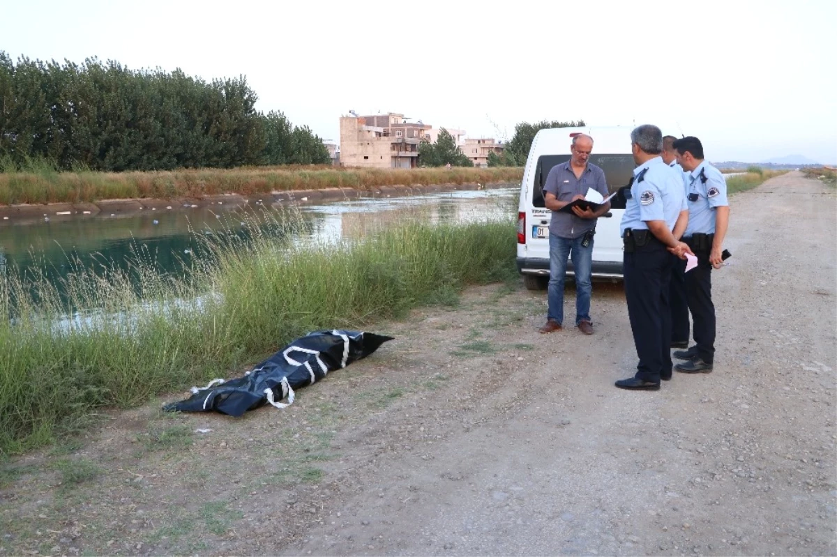 Adana\'da Sulama Kanalında Erkek Cesedi Bulundu