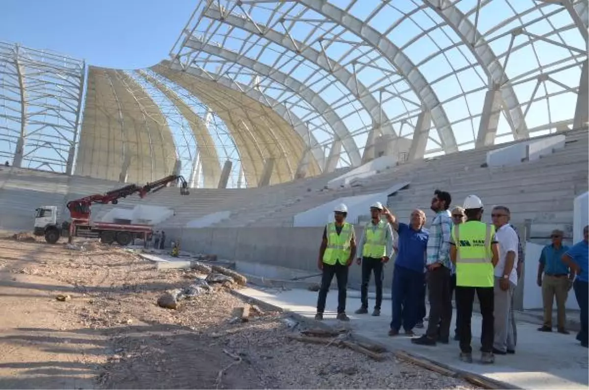 Akhisar Stadı\'nda Fenerbahçe Telaşı