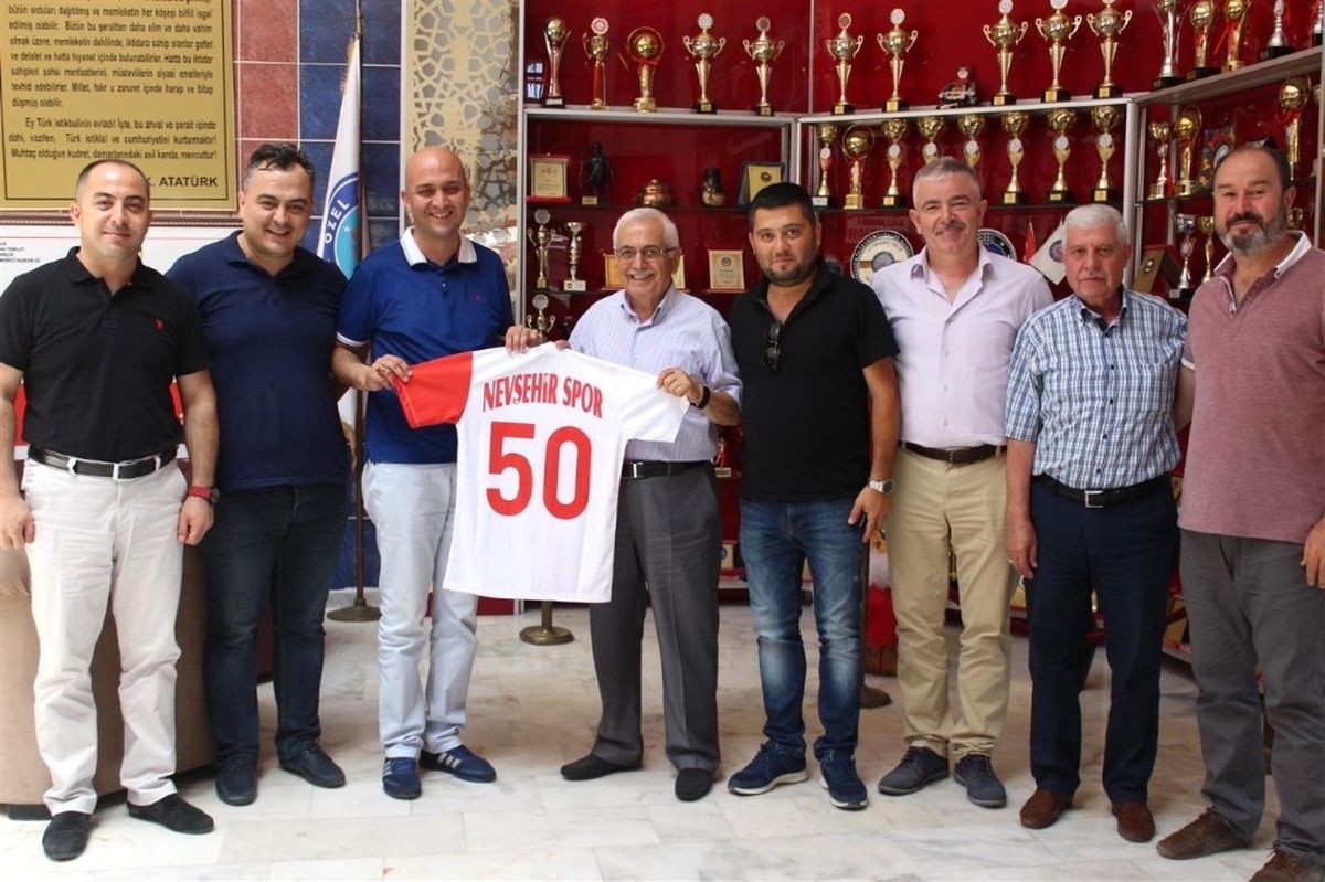 Altınyıldız Kolejinden Nevşehirspora Destek