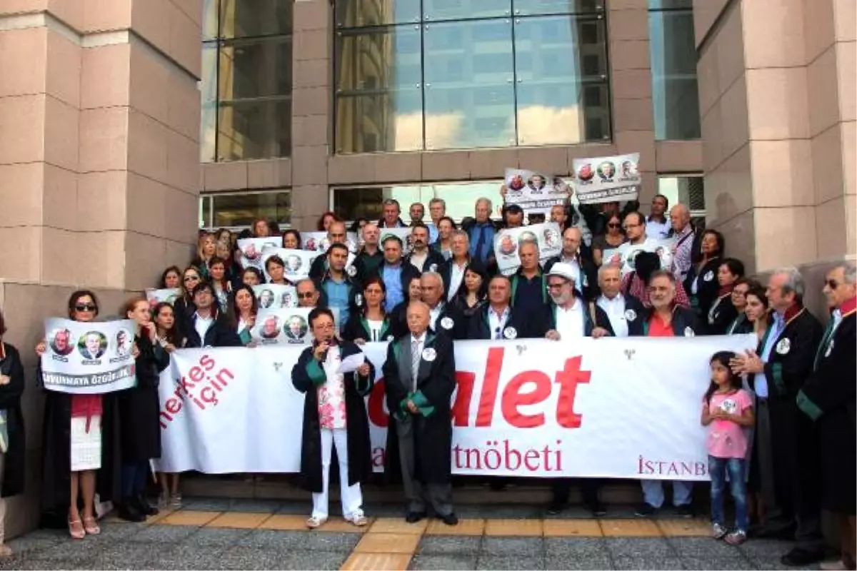 Avukatlardan Adliye Sarayı\'nda "Adalet Nöbeti"