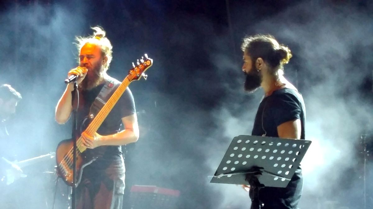 Ayvalık\'ta Koray Avcı\'dan Müthiş Konser