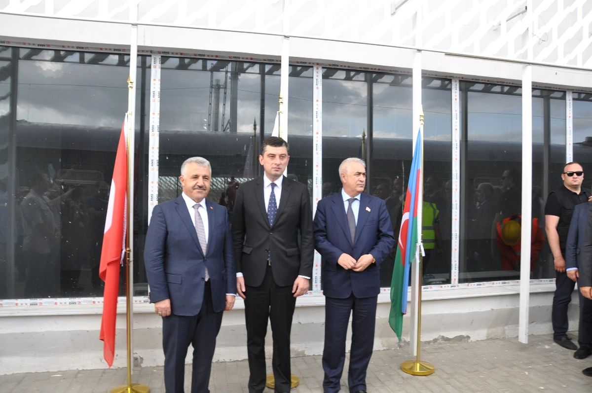 Bakan Arslan Gürcistan\'da