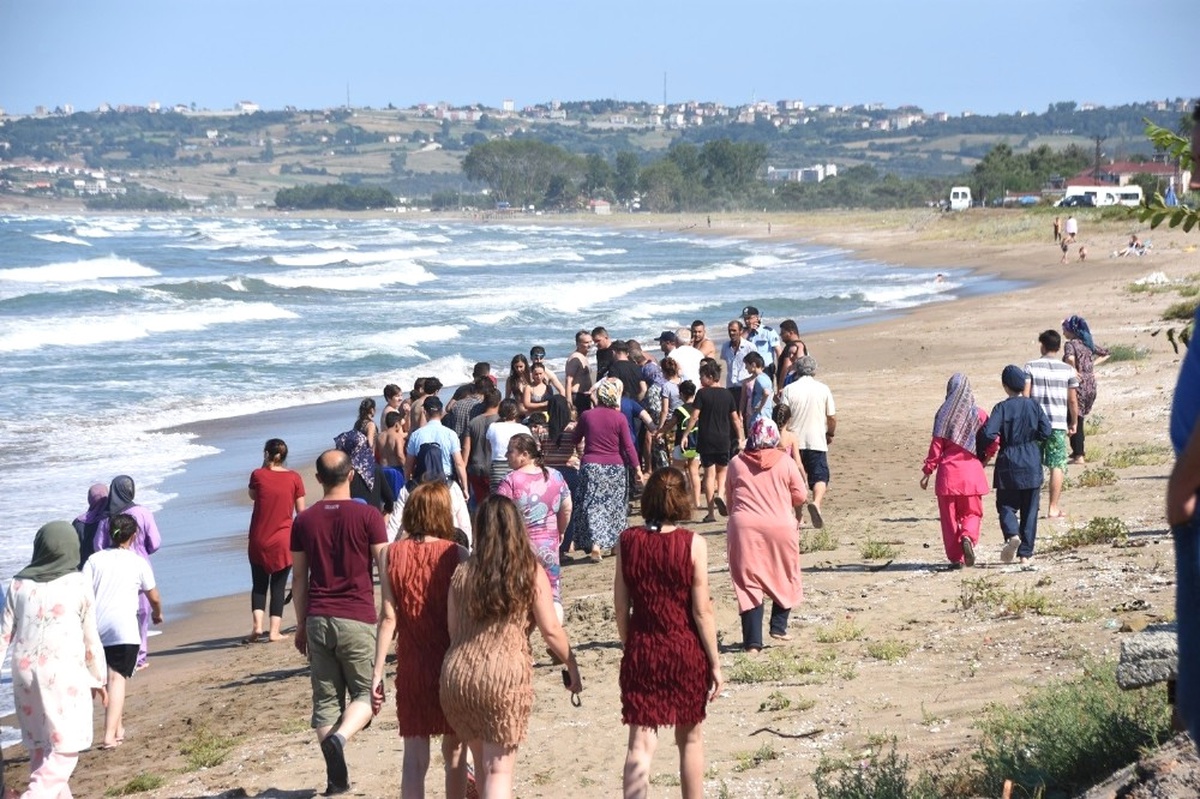 Boğulma Tehlikesi Geçiren Genci Vatandaşlar Kurtardı