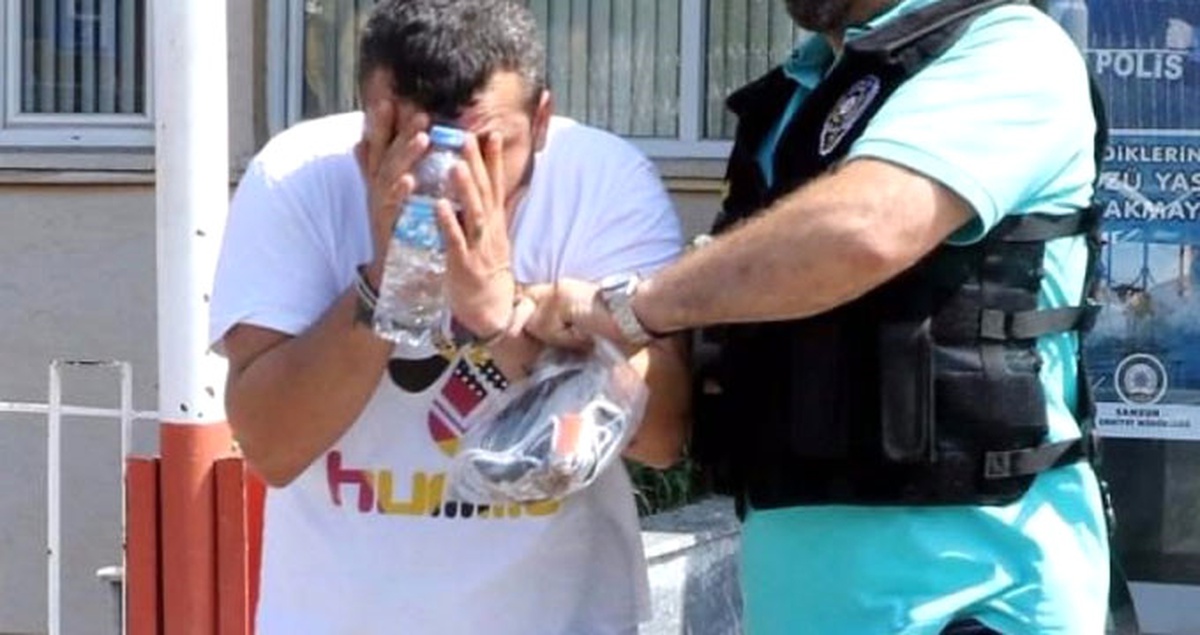 Bonzaiyi 10 Yaşındaki Kızın Çamaşırına Sakladı