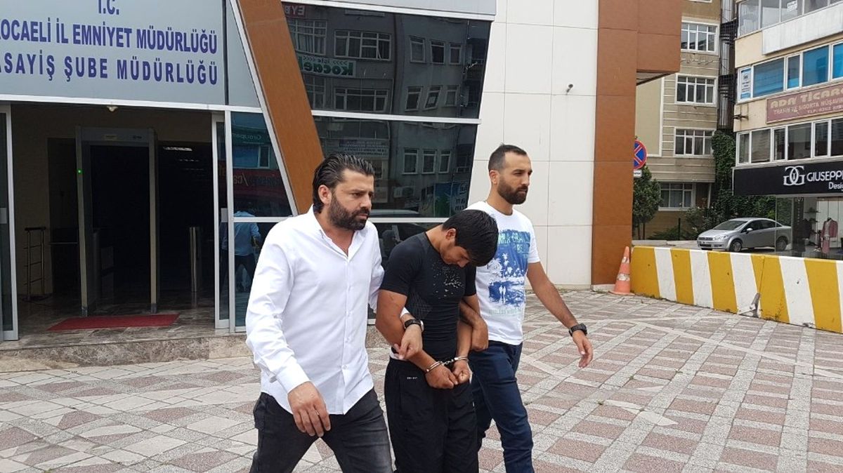 Büfeden 30 Bin TL\'lik Sigara Alkol Çalan Hırsız Yakalandı