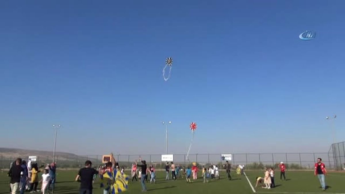 Çocuklar Uçurtma Şenliğinde "Kaynaştı"