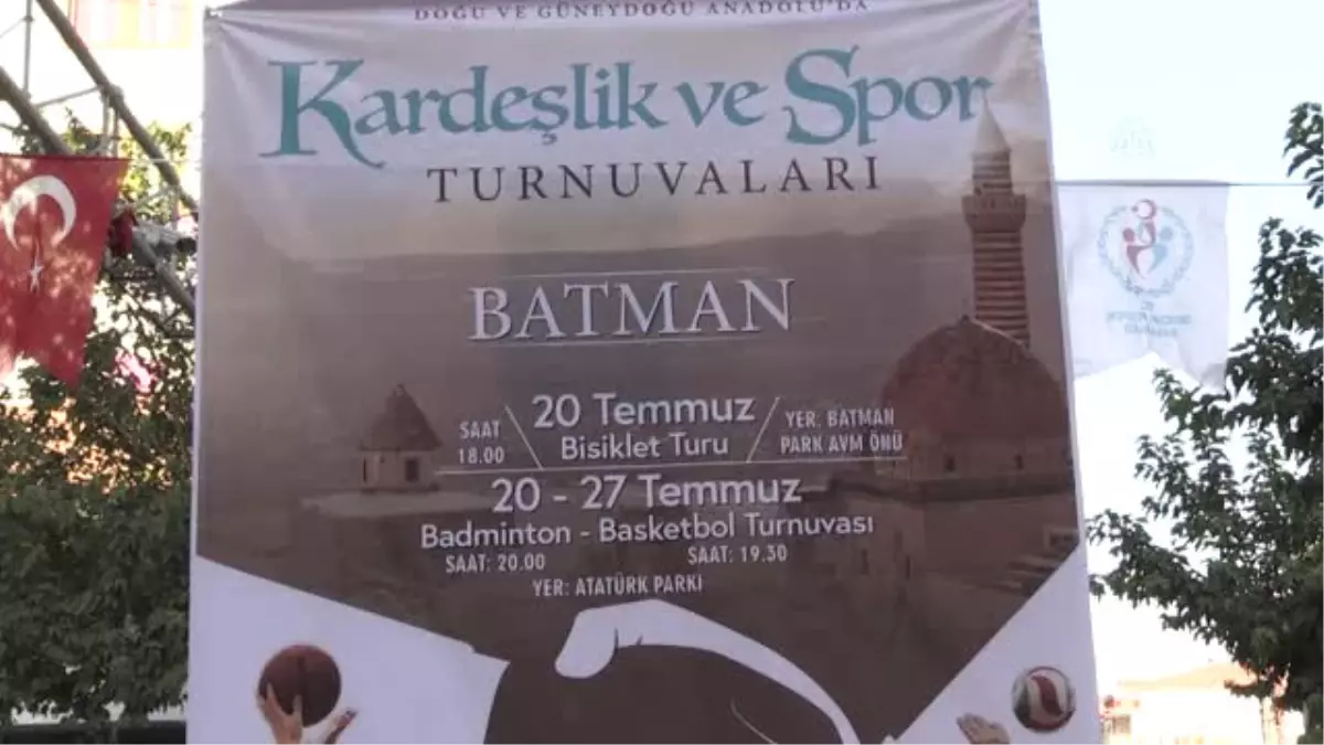 Doğu ve Güneydoğu Anadolu\'da Kardeşlik ve Spor Turnuvaları" - Bisiklet Yarışı