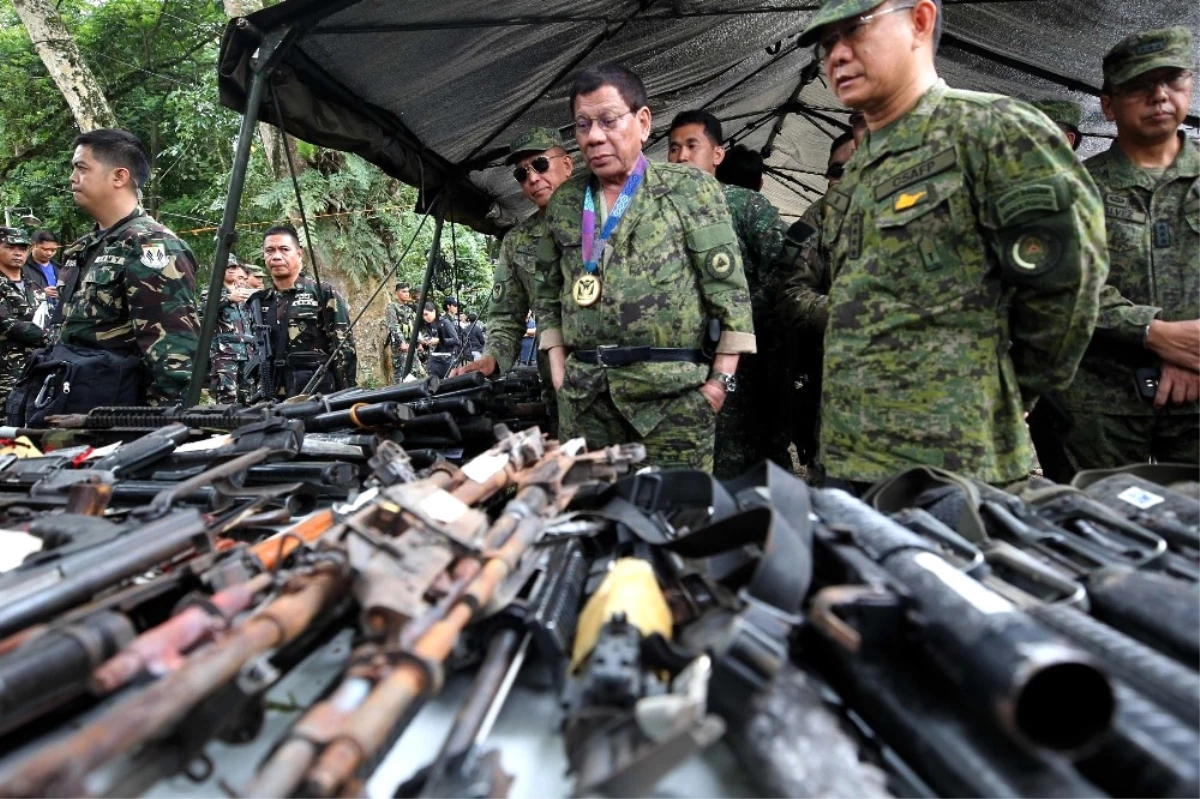 Filipinler Devlet Başkanı Duterte, Marawi\'yi Ziyaret Etti