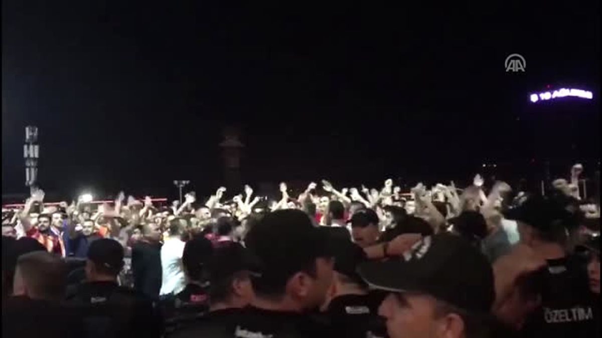 Galatasaray Taraftarı Florya\'da