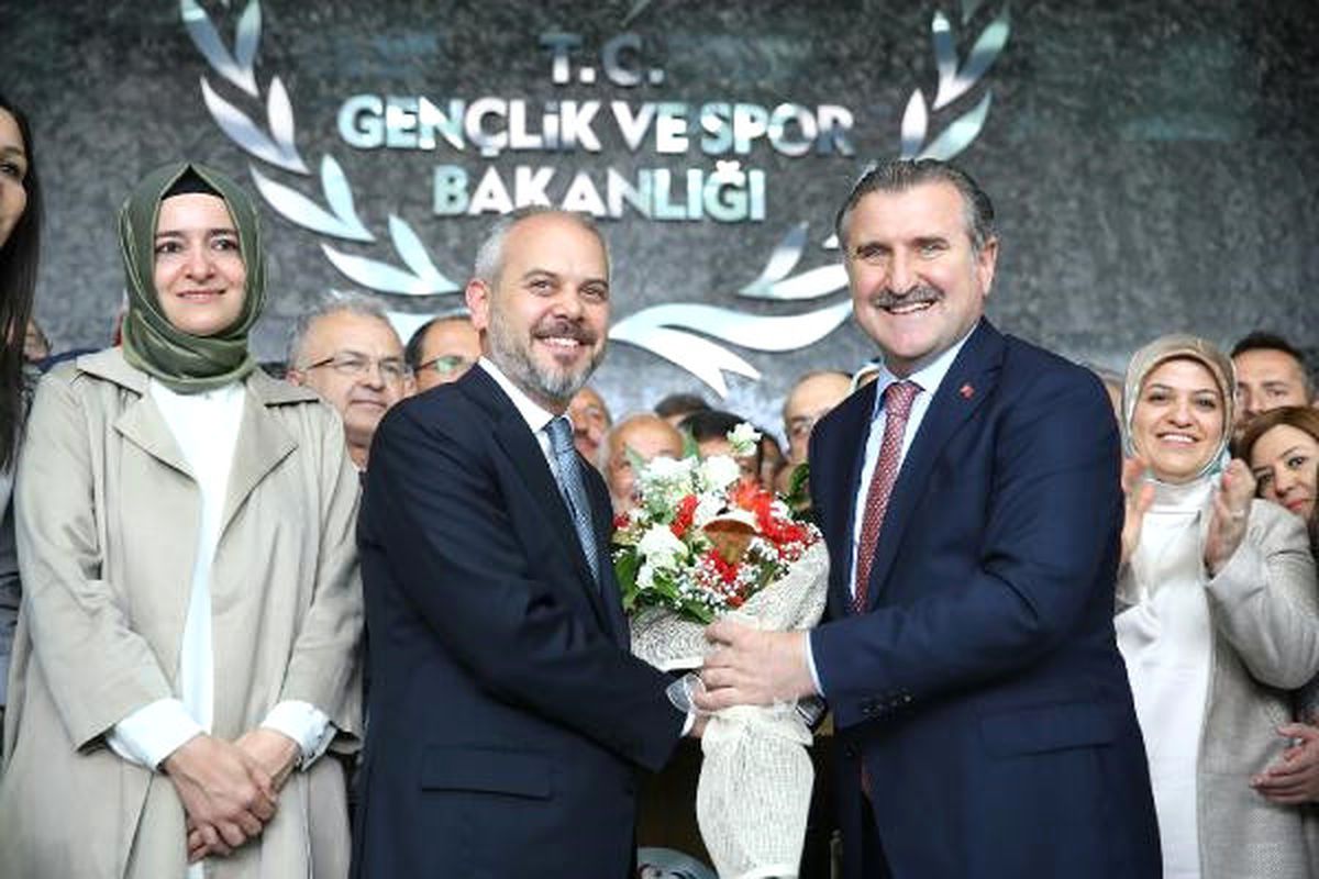 Gençlik ve Spor Bakanlığı\'nda Devir Teslim Töreni Yapıldı