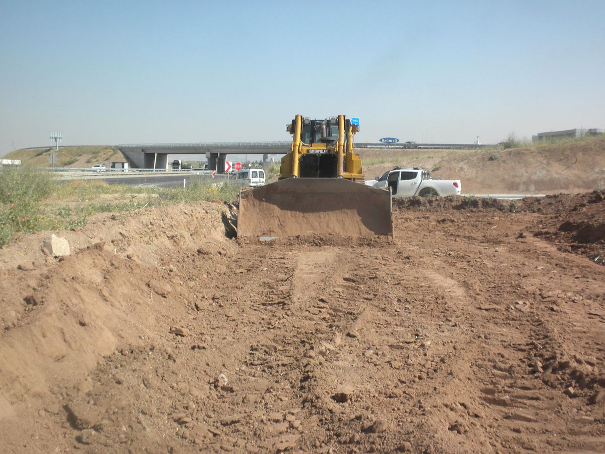 Gölbaşı\'nda Yol Açım Çalışmaları Devam Ediyor