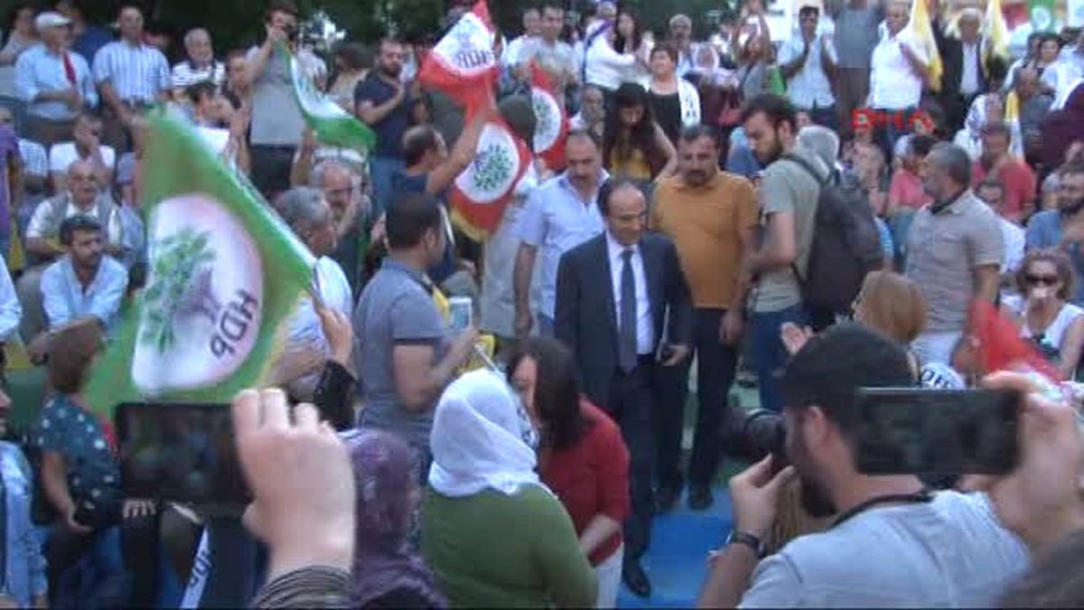 Hdp\'liler Abbasağa Parkı\'nda Bir Araya Geldi