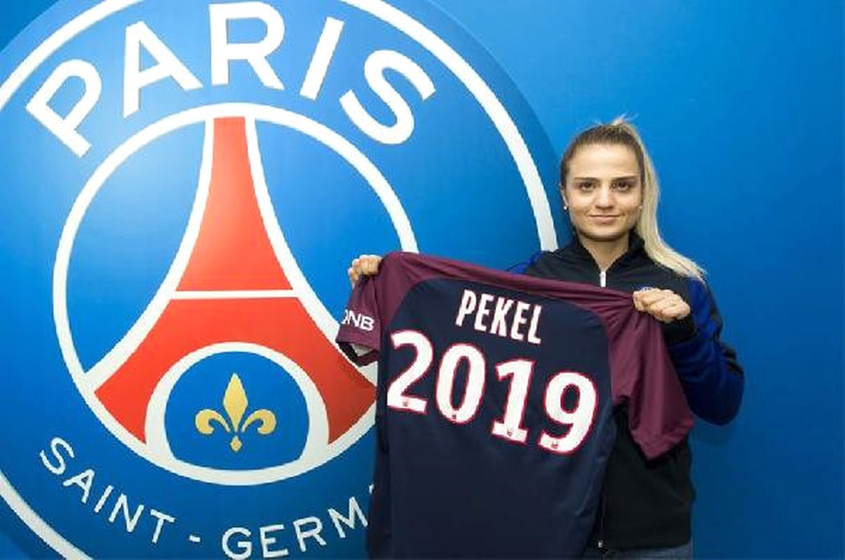 Kadın Milli Futbolcu Melike Pekel Psg\'ye Transfer Oldu