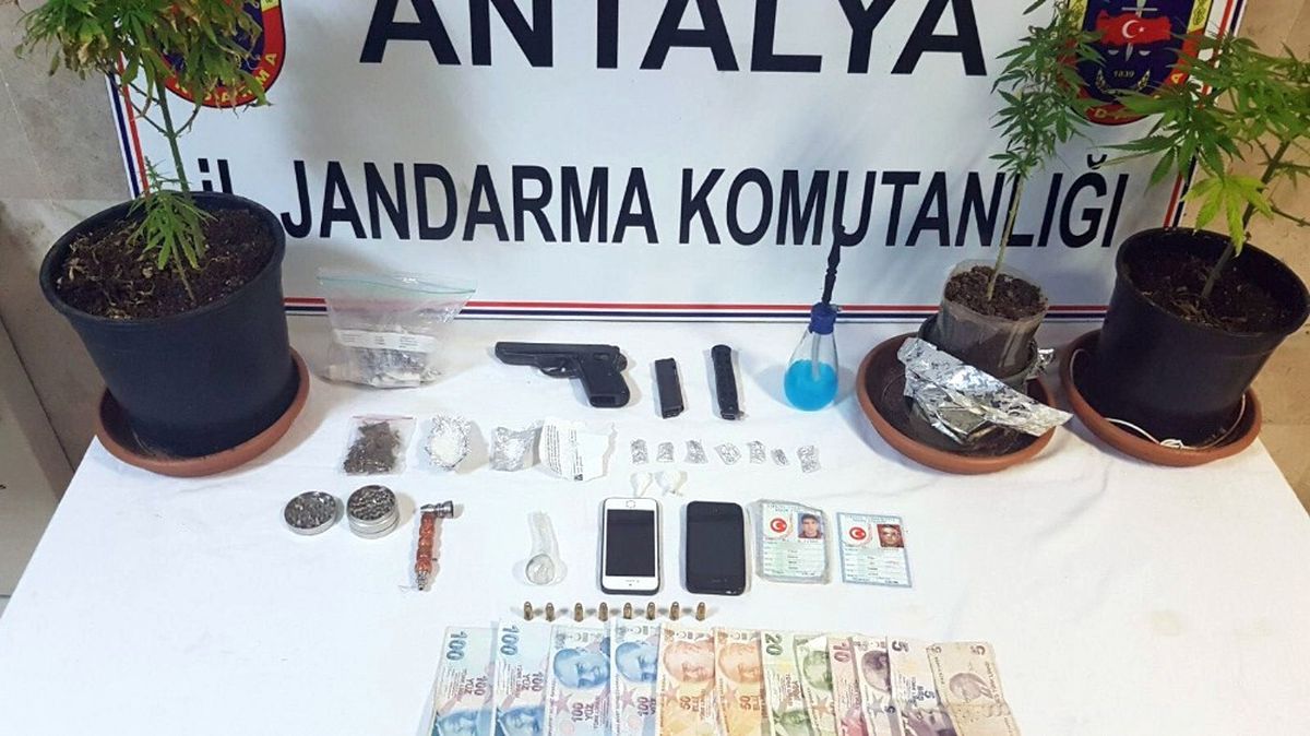 Manavgat\'ta Uyuşturucu Operasyonu