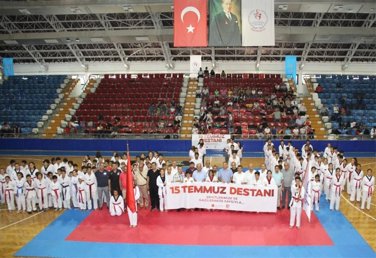 Mersin\'de 2 Bin Sporcu 15 Temmuz Şehitleri Anısına Yarıştı