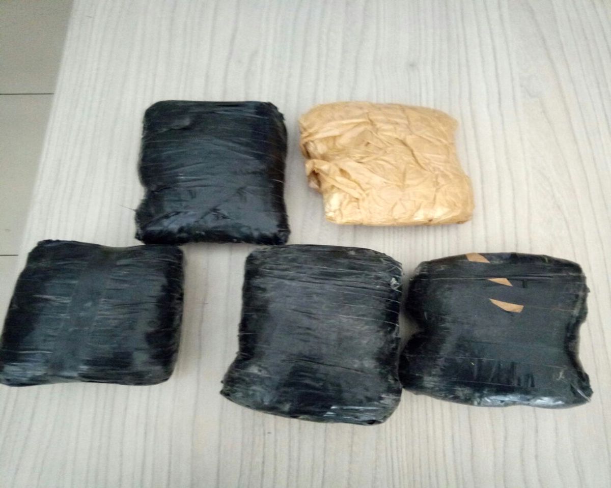 Otomobilde 2,5 Kilo Eroin Ele Geçirildi
