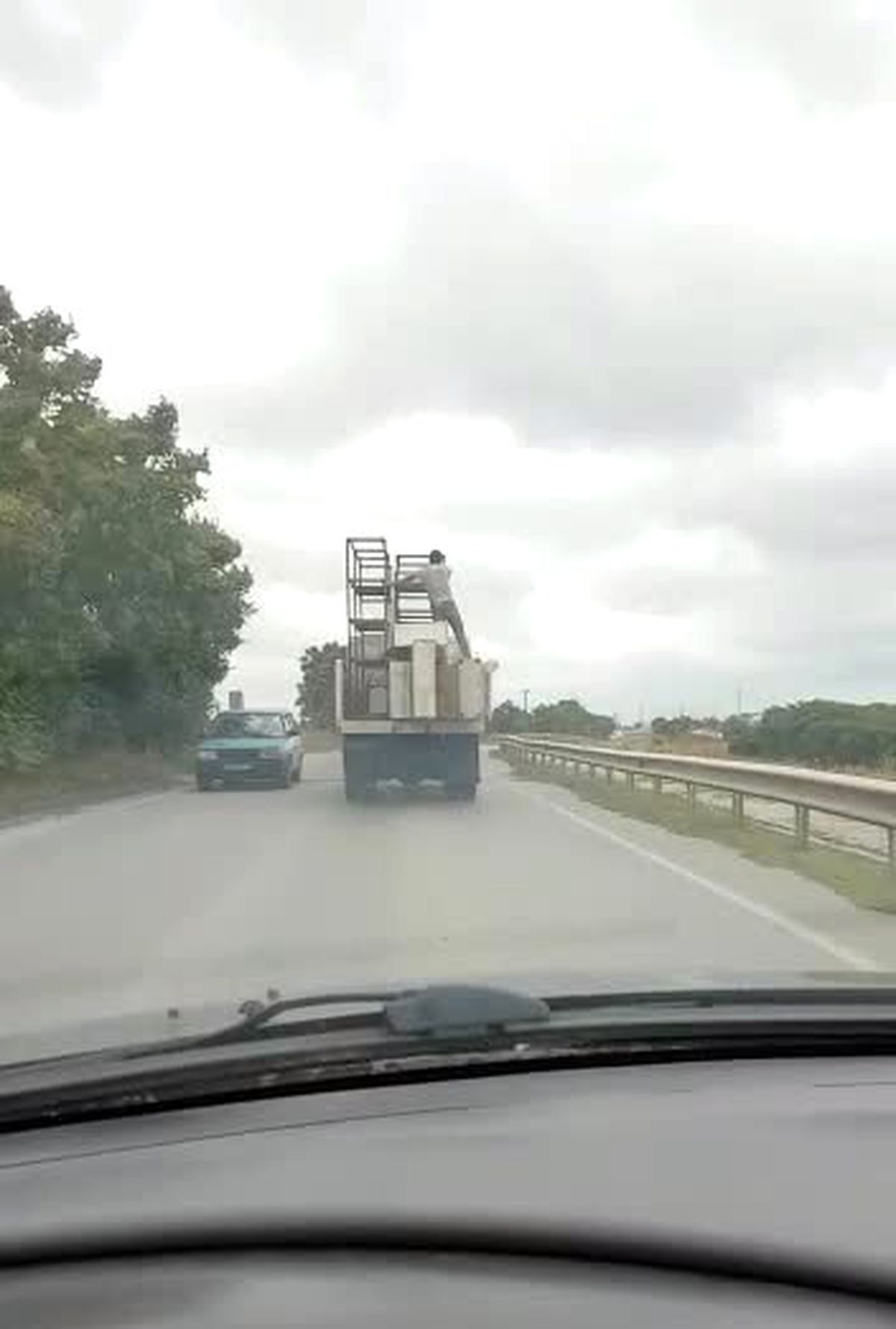Can Güvenliğini Hiçe Sayan Taşıma Yöntemi Kamerada
