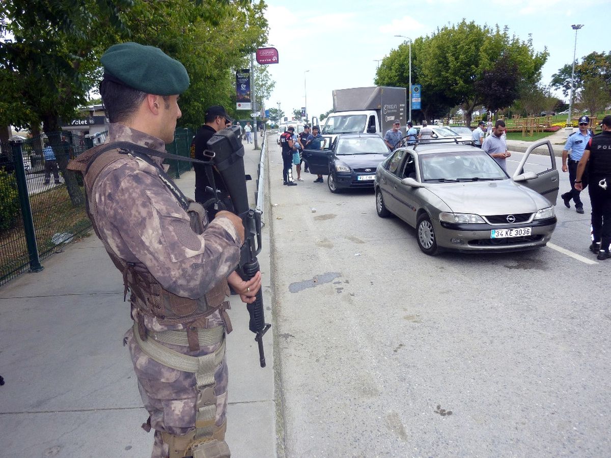 Polis, Anadolu Yakası\'nı Ablukaya Aldı