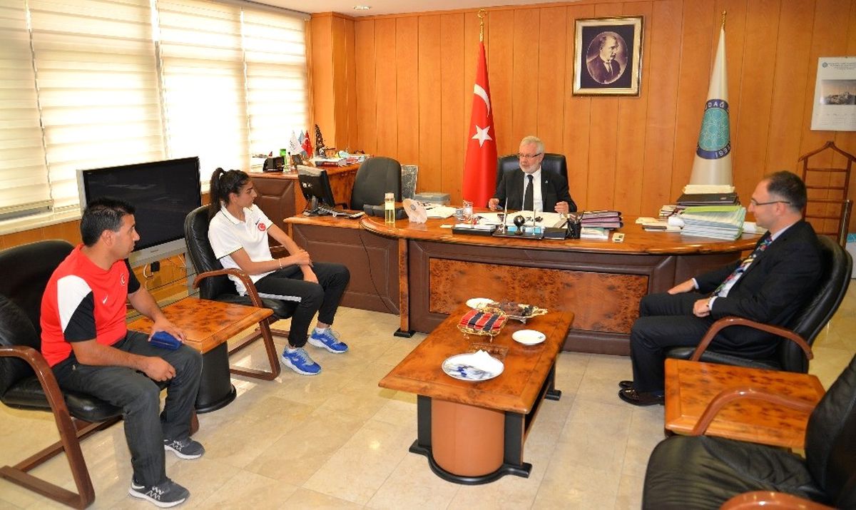 Rektör Ulcay, Dünya İkincisi Hatice\'yi Ağırladı