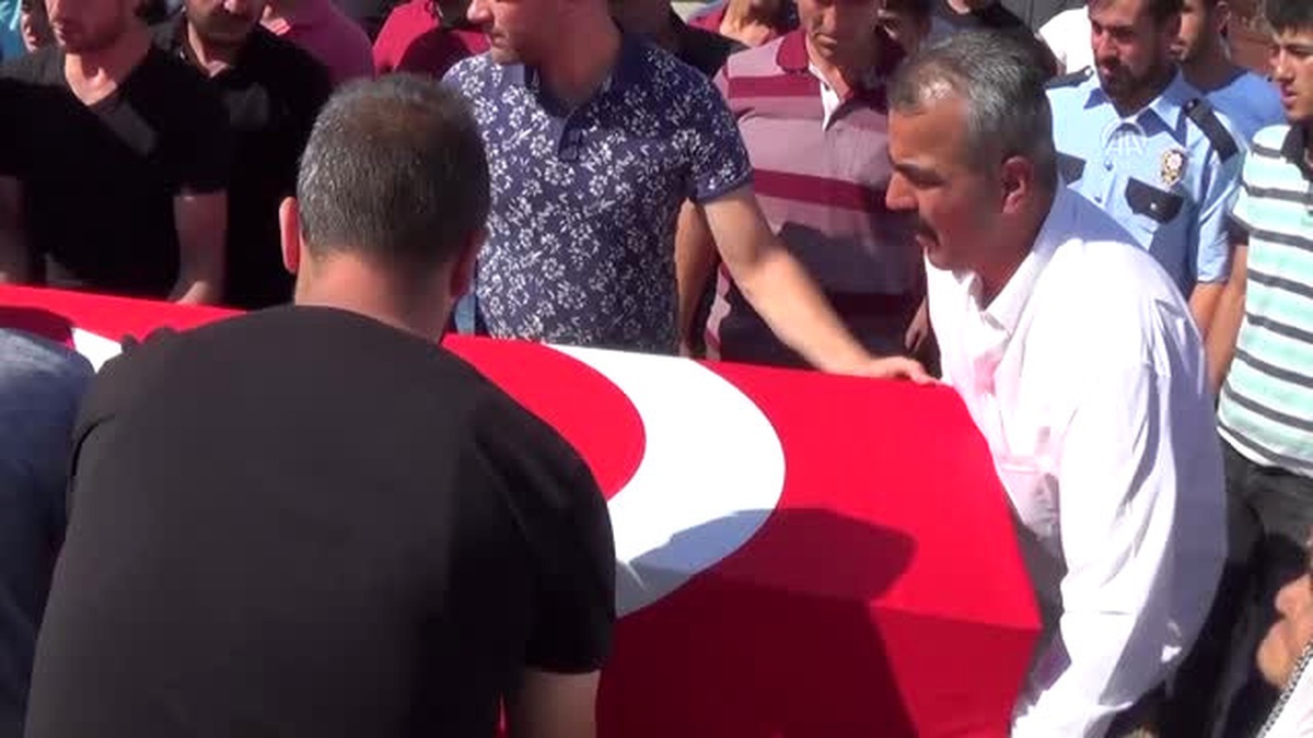 Şaka Kurşunu\' Kurbanı Polisin Cenazesi Memleketine Gönderildi (2)