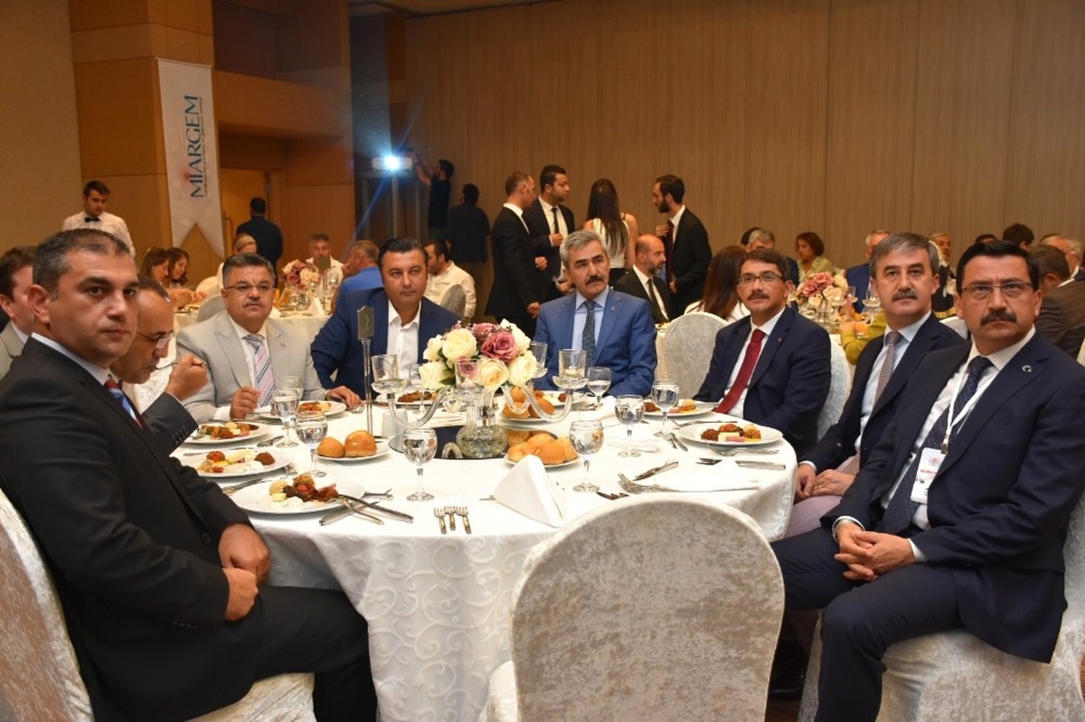 Şehzadeler\'in Engelsiz Parklar Projesine İyi Yönetim Ödülü