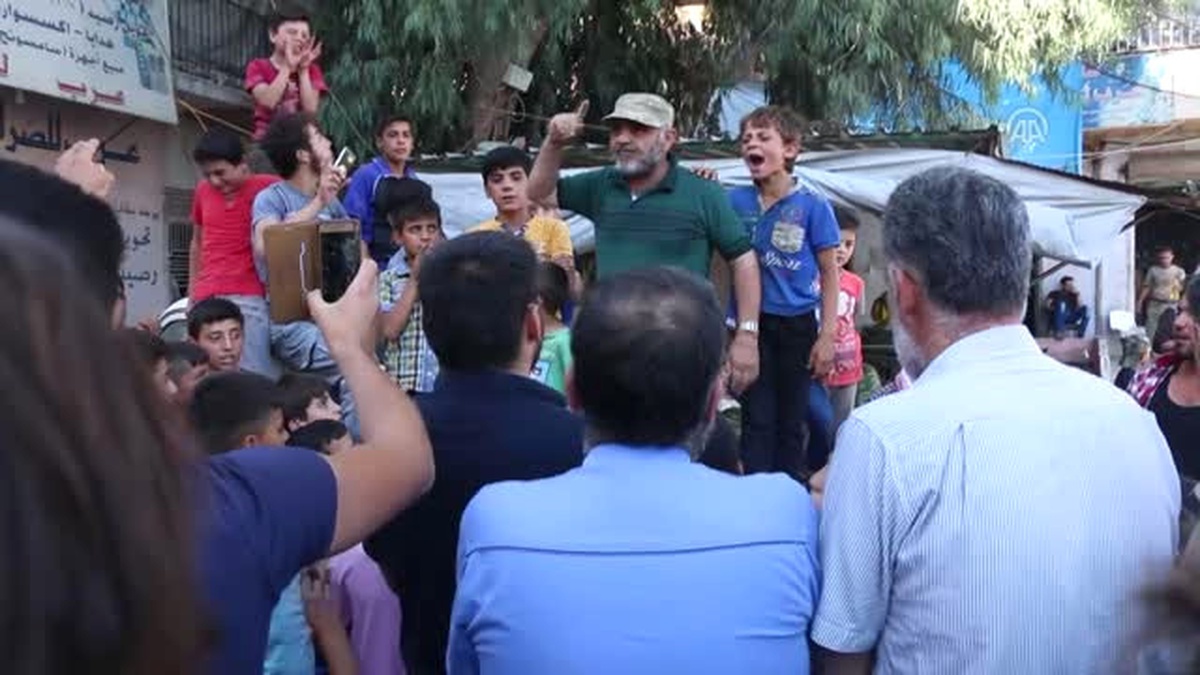 Suriye\'de Rejim Karşıtı Gruplar Arasında Çatışma