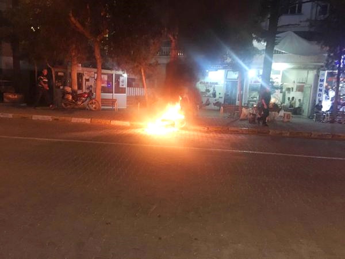Trafik Tartışmasında Motosikletini Yaktı