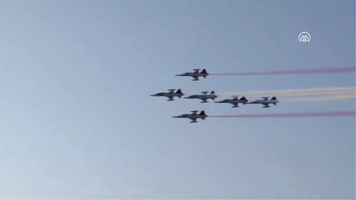 Türk Yıldızlarından KKTC\'de Gösteri