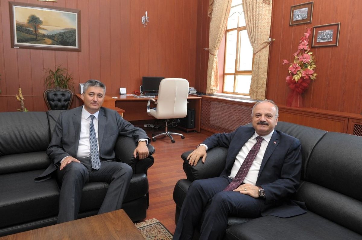 Vali Çakacak, İdare Mahkemesi Başkanı Özdemir\'e İade-i Ziyarette Bulundu