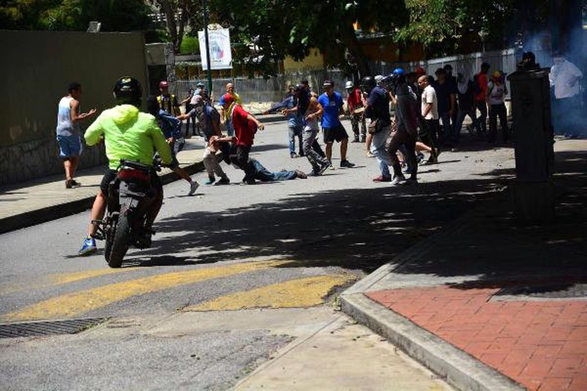 Venezuela\'da Sağ Muhalefetten 1 Günlük İş Bırakma Eylemi