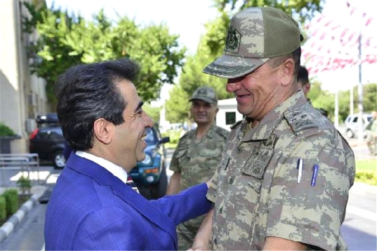 2\'inci Ordu Komutanı Korgeneral Temel, Diyarbakır Valisi\'ni Ziyaret Etti
