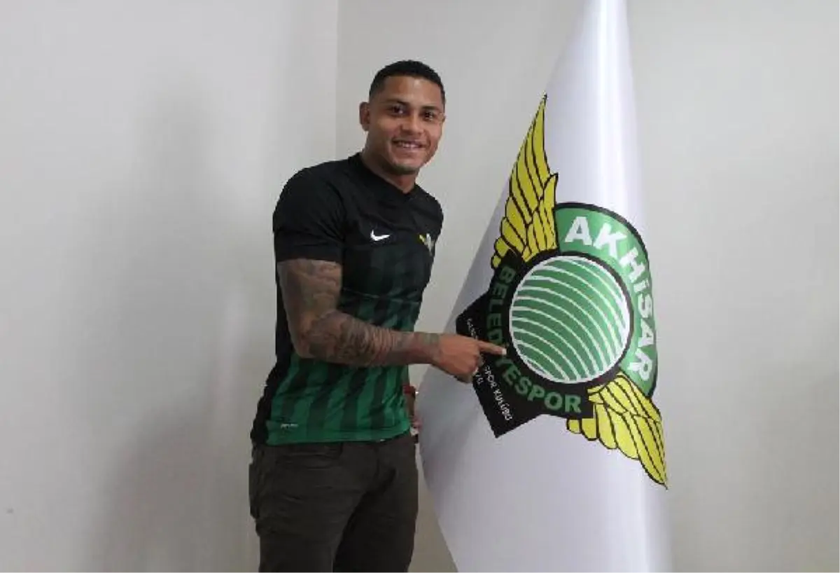 Akhisar Belediyespor\'a Henrique\'den 3 Yıllık İmza