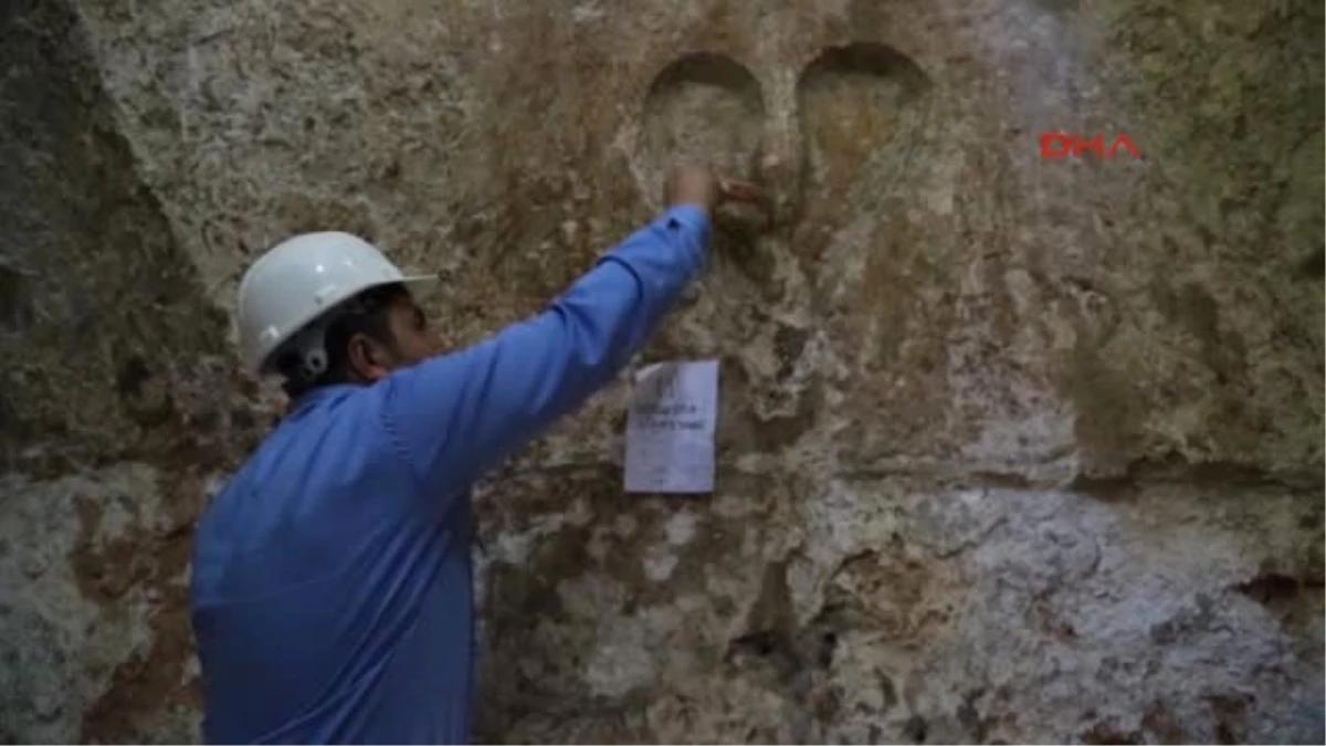 Antalya Selçuklu Hamamı Duvarında 762 Yıllık Kalp Figürü Bulundu