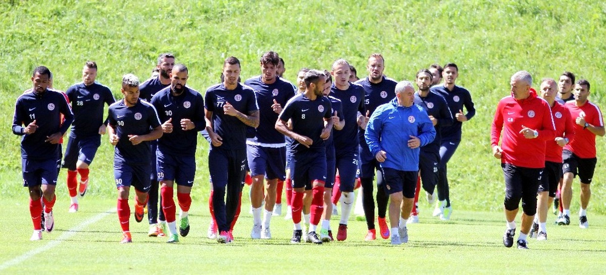 Antalyaspor Salzburg\'da Tempo Artırdı