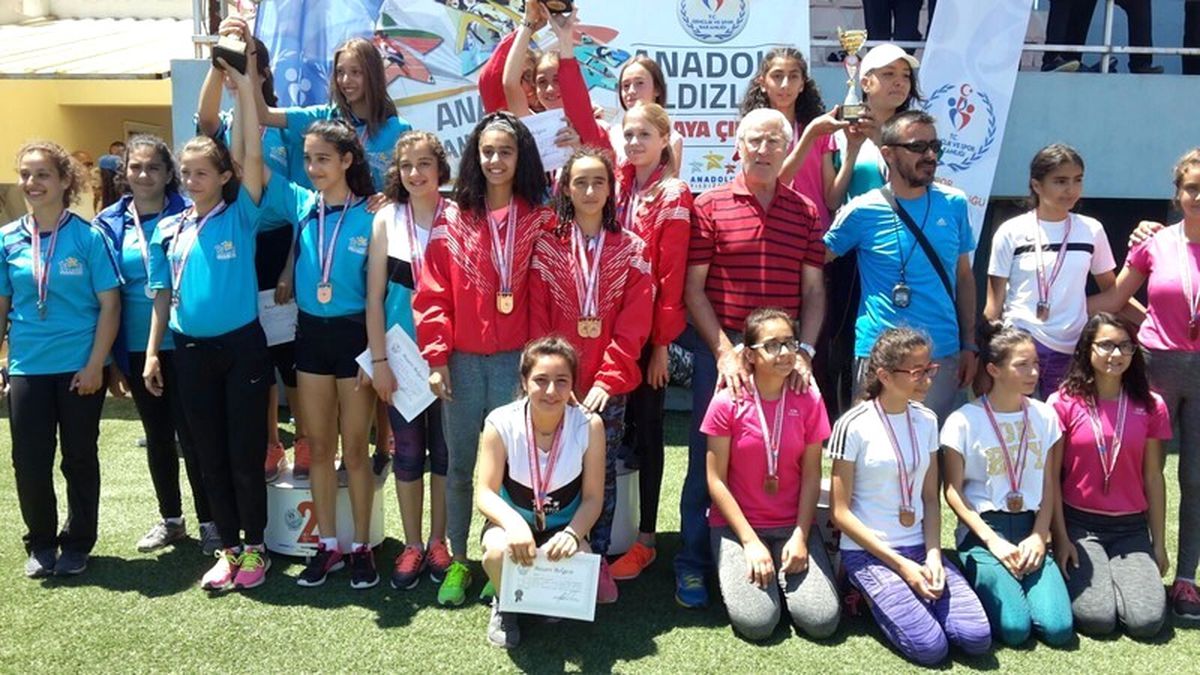 Atletizim Şampiyonları Şahintepe\'den