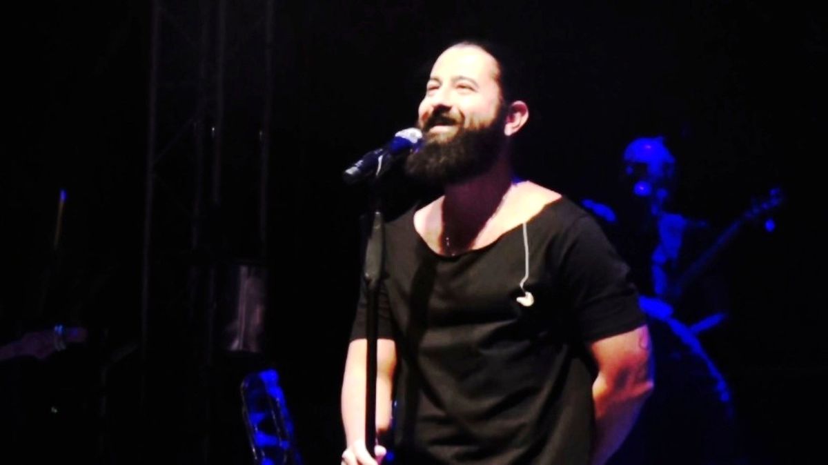 Ayvalık\'ta Koray Avcı\'dan Müthiş Konser