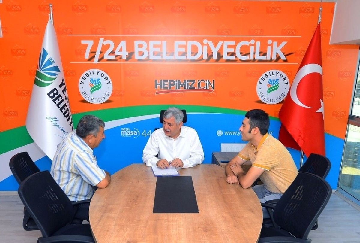 Başkan Polat Halk Günü Görüşmelerinde Vatandaşların İstek ve Önerilerini Dinliyor