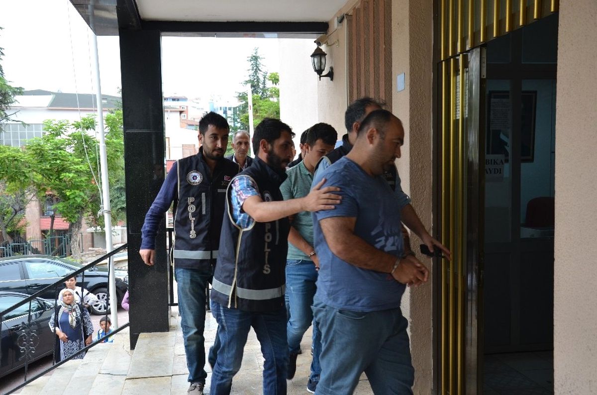 Bilecik\'te Gözaltına Alınan 3 Askeri Personele Adliyeye Sevk Edildi