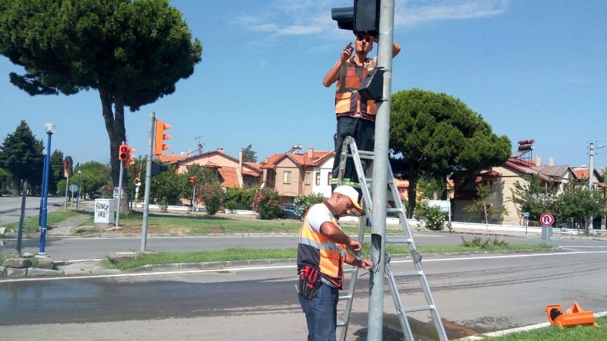 Burhaniye\'de, Konuşan Sinyalizasyon Sistemi Yapıldı