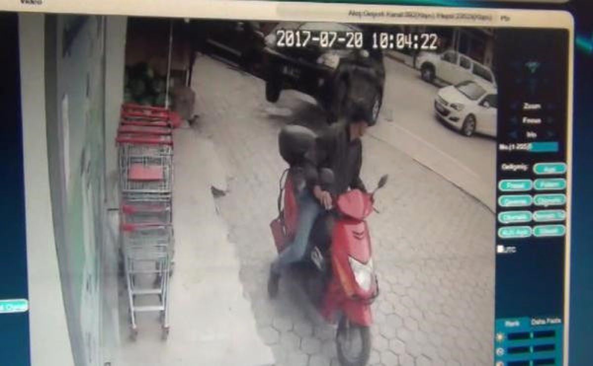 Cipin Markete Çarpma Anı Kamerada