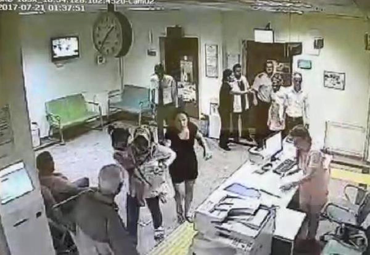 Çocuk Hastanın Annesi Kadın Doktoru Saçından Sürükledi (2)