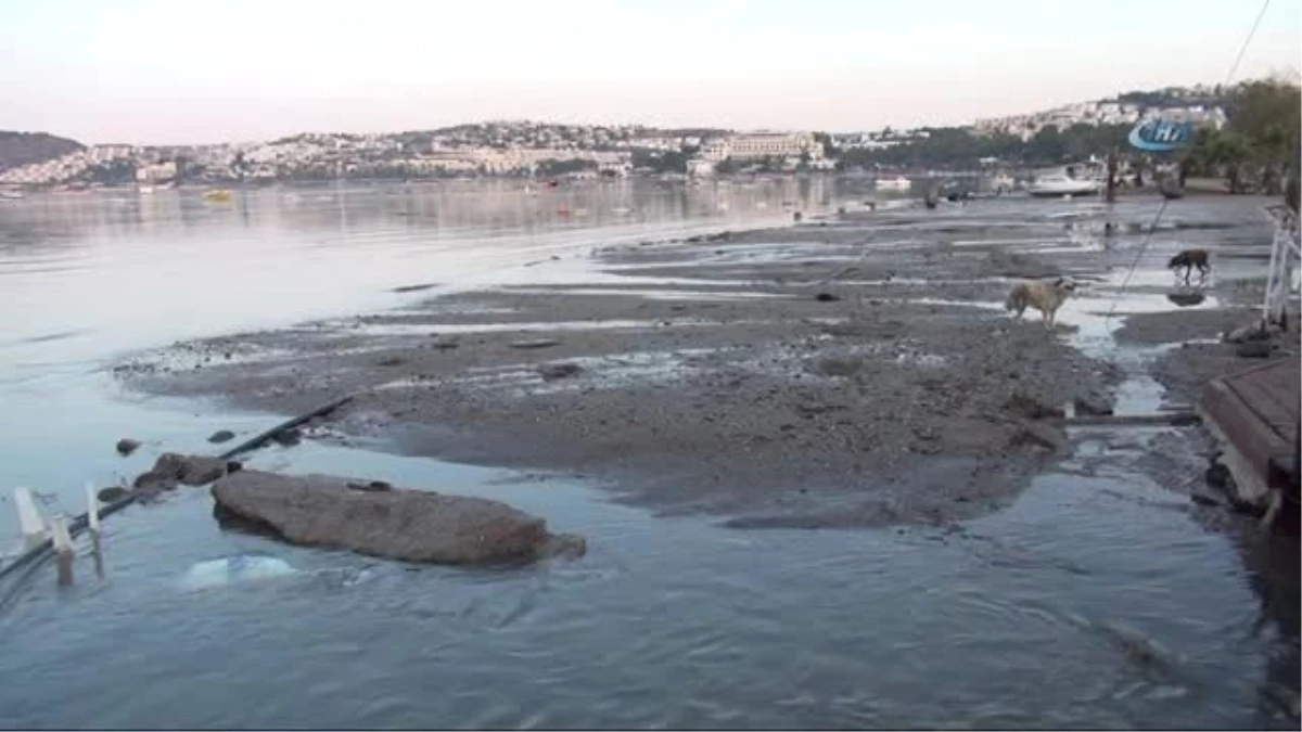 Deniz Seviyesi Tsunami Gibi Yükseldi, Araçlar Sürüklendi