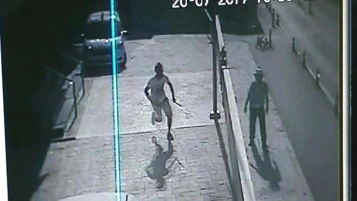 Emniyet Müdürlüğü Önünde Döner Bıçaklı Kavga