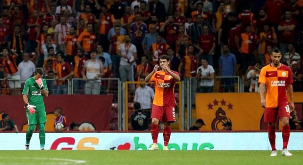 Galatasaray Avrupa\'da Dibe Vurdu
