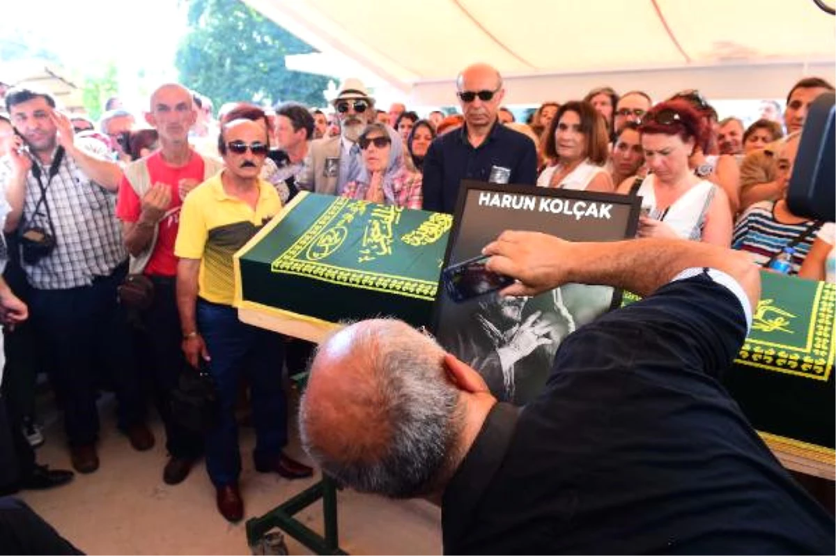 Harun Kolçak, Gemlik\'te Annesinin Mezarının Üzerine Defnedildi