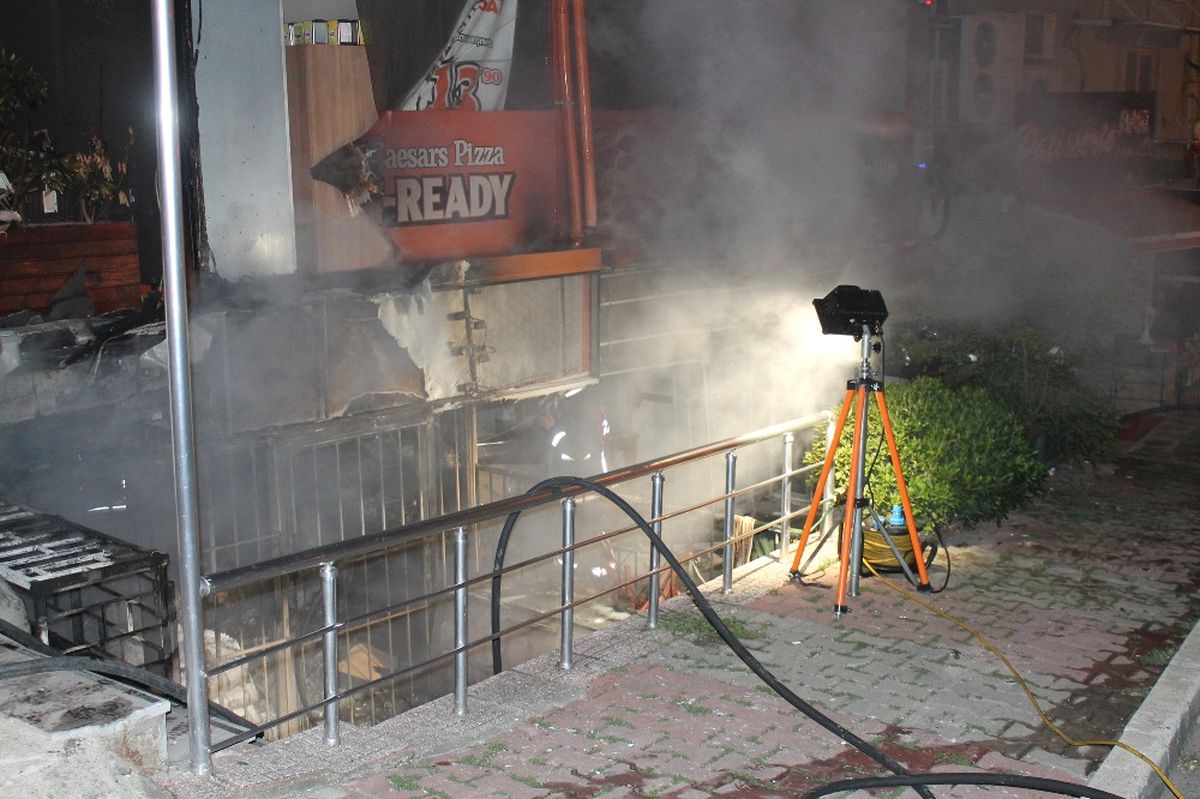 Kadıköy\'de Korkutan Yangın