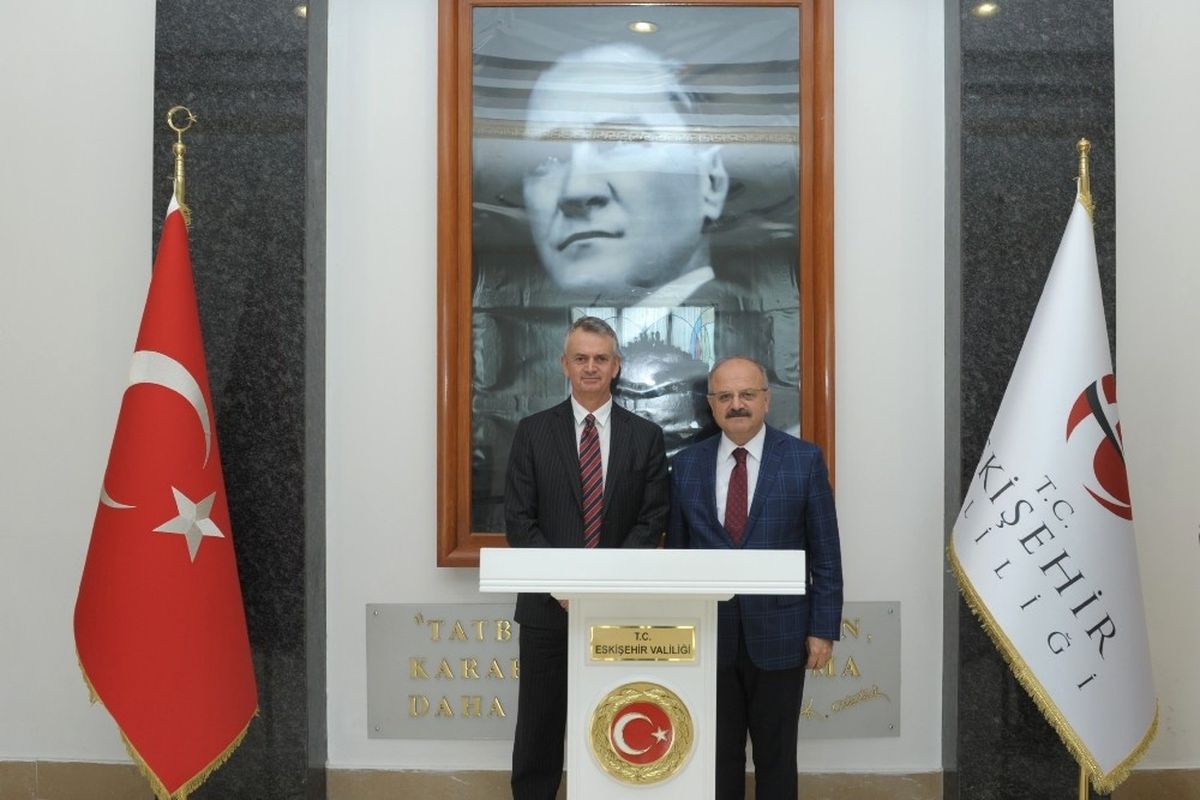 Kanada\'nın Ankara Büyükelçisi Cooter, Vali Çakacak\'ı Makamında Ziyaret Etti