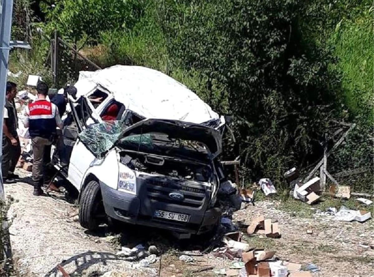 Kastamonu\'da Minibüs Takla Attı: 1 Ölü, 1 Yaralı