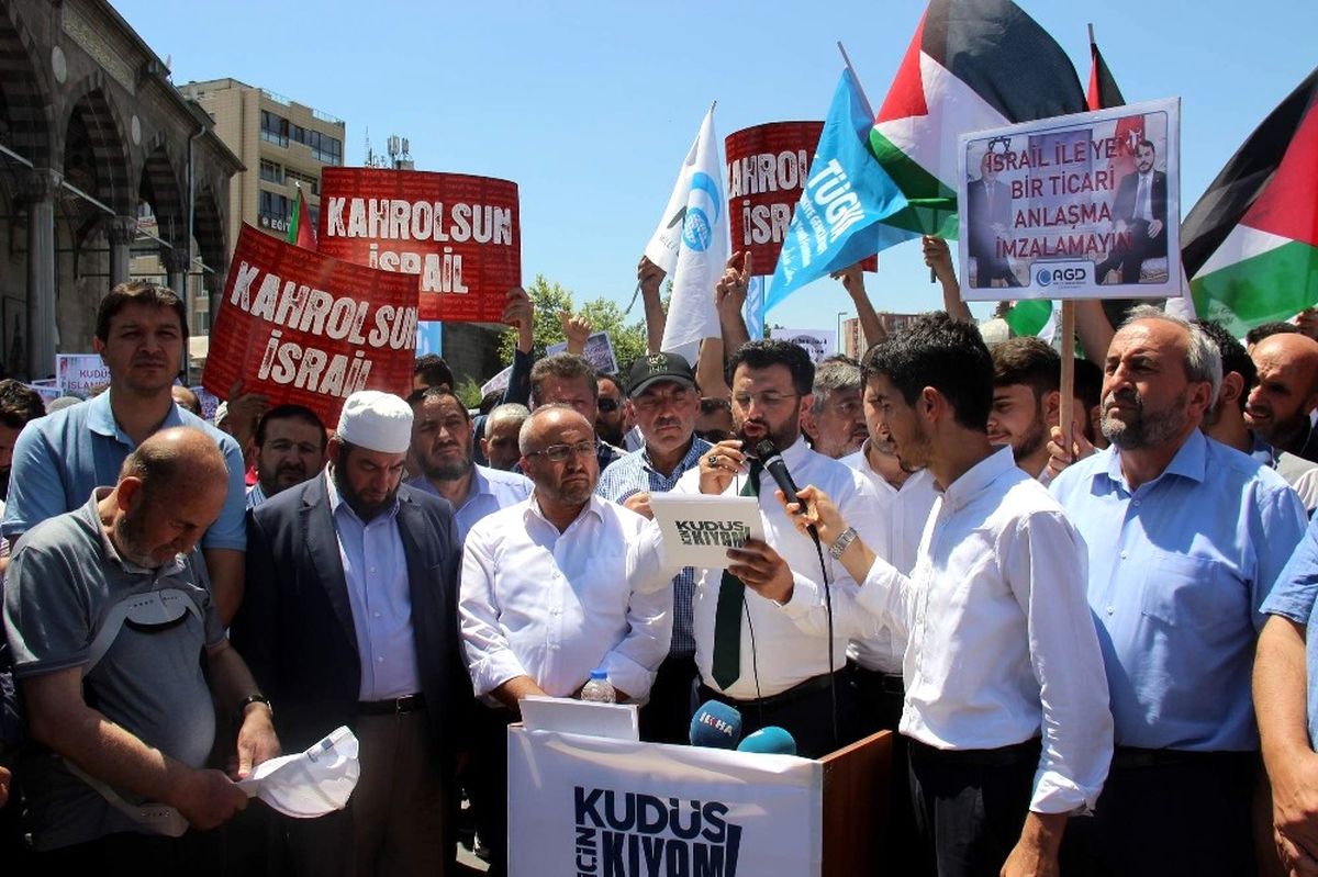Kayseri\'deki Kudüs Protestolarında İsrail Bayrağı Yaktılar